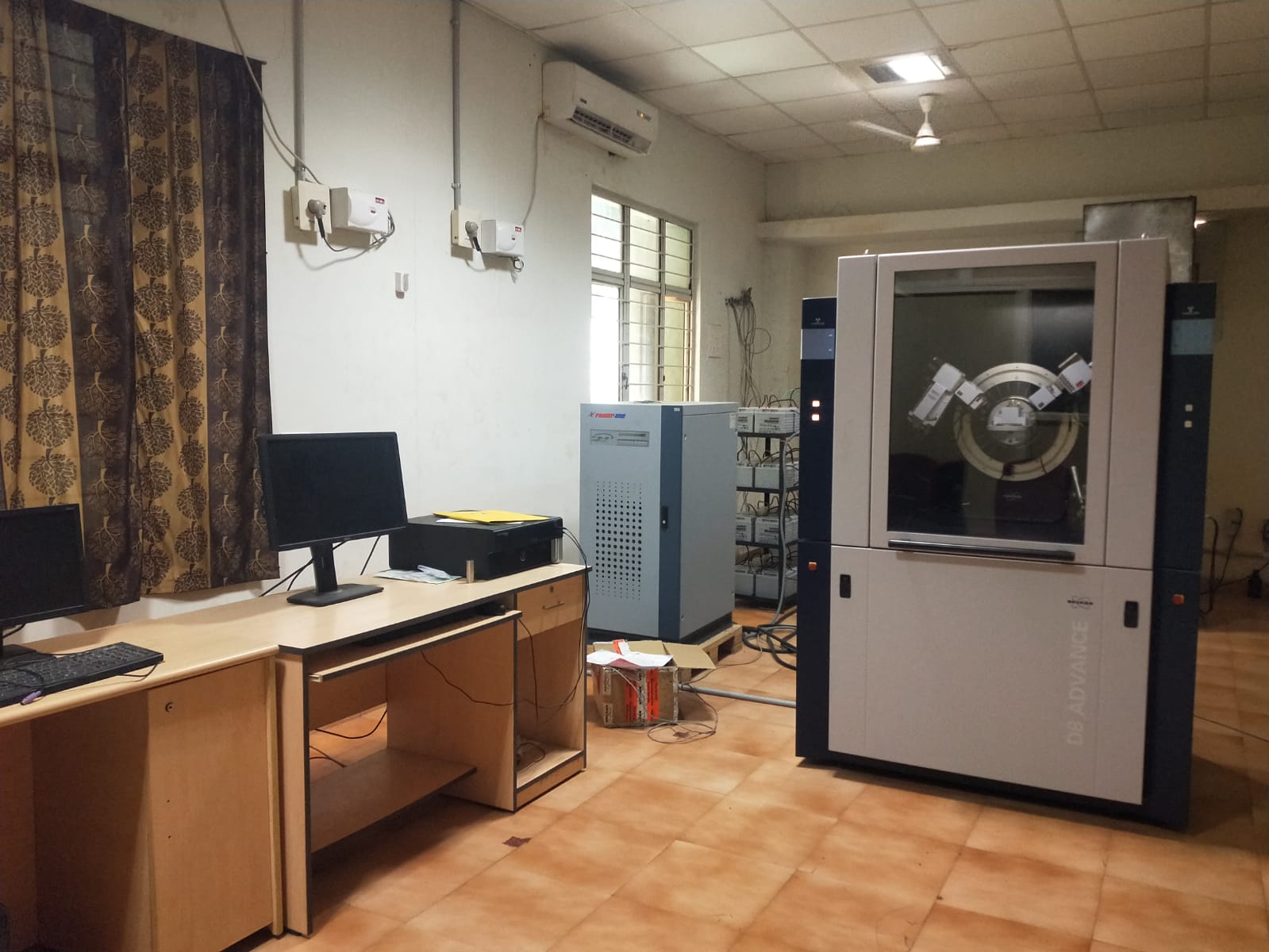 X-RAY DIFFRACTOMETER